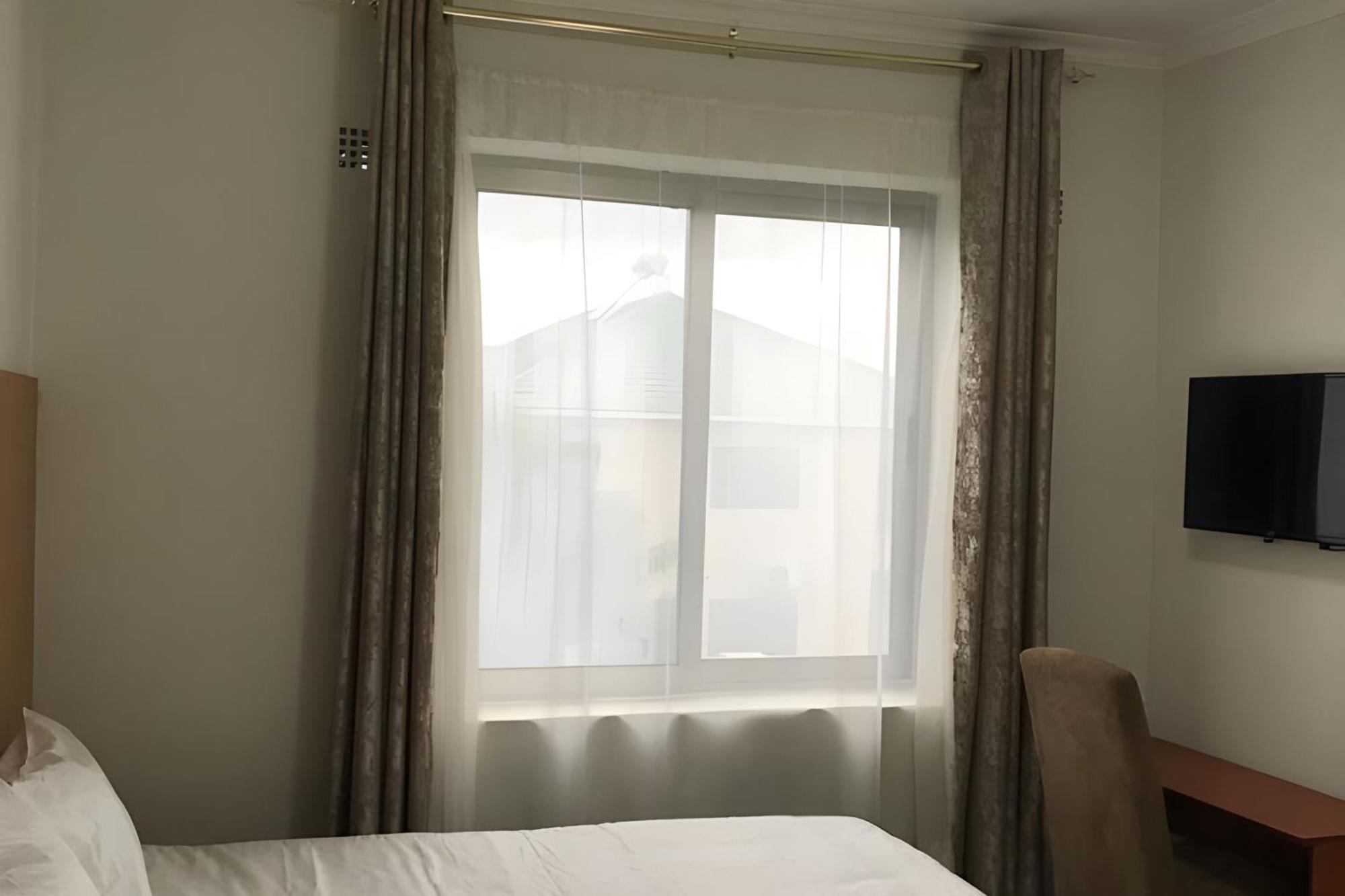 Divine Heights Bed And Breakfast Lilongwe Area 43 Exteriör bild